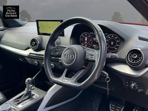 Audi Q2 TDI S line - U9944