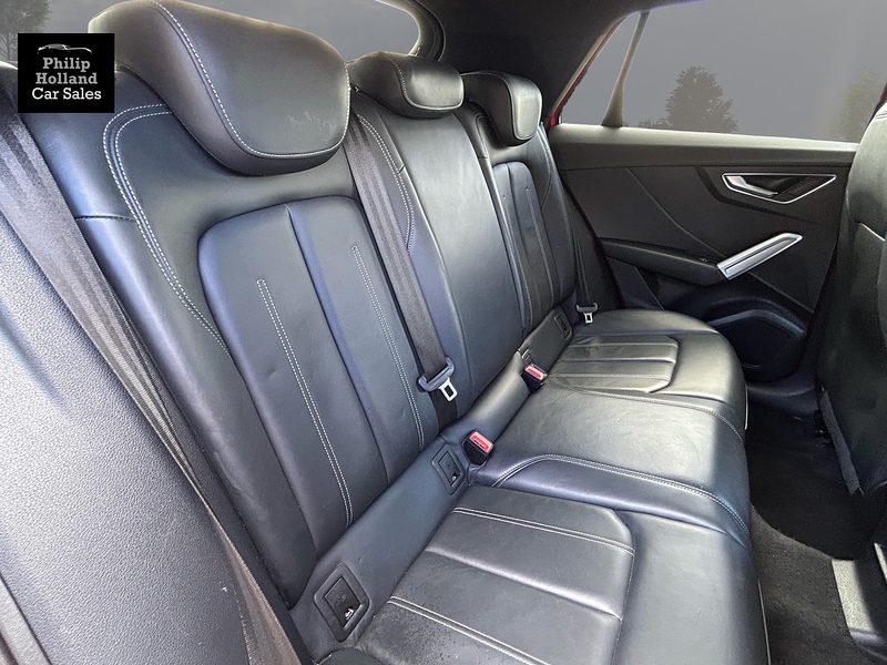 Audi Q2 TDI S line - U9944