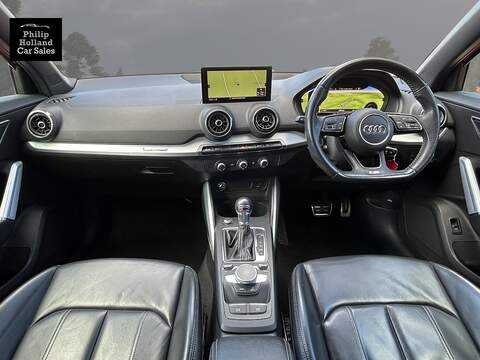 Audi Q2 TDI S line - U9944