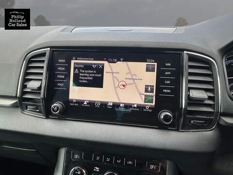 Skoda Karoq TSI SE Technology - U9951