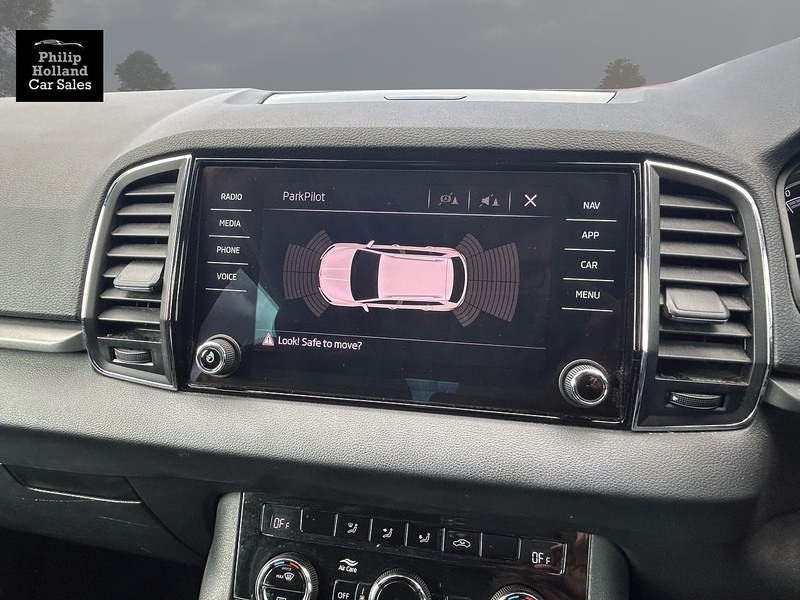 Skoda Karoq TSI SE Technology - U9951