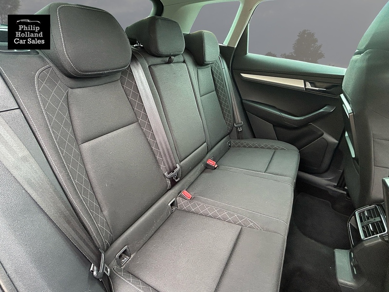 Skoda Karoq TSI SE Technology - U9951