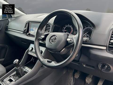 Skoda Karoq TSI SE Technology - U9952