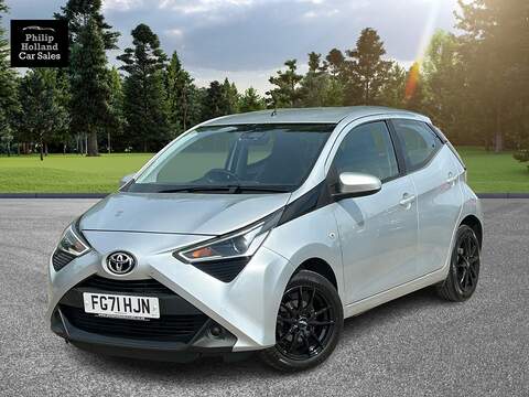 Toyota AYGO 1.0 VVT-i x-play Hatchback 5dr Petrol Manual Euro 6 (s/s) (71 ps)
