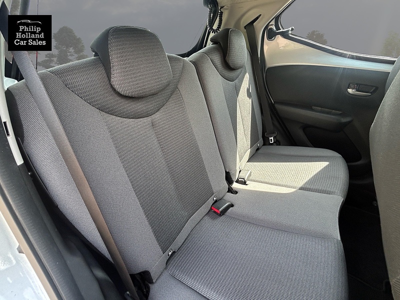 Toyota AYGO VVT-i x-play - U9955