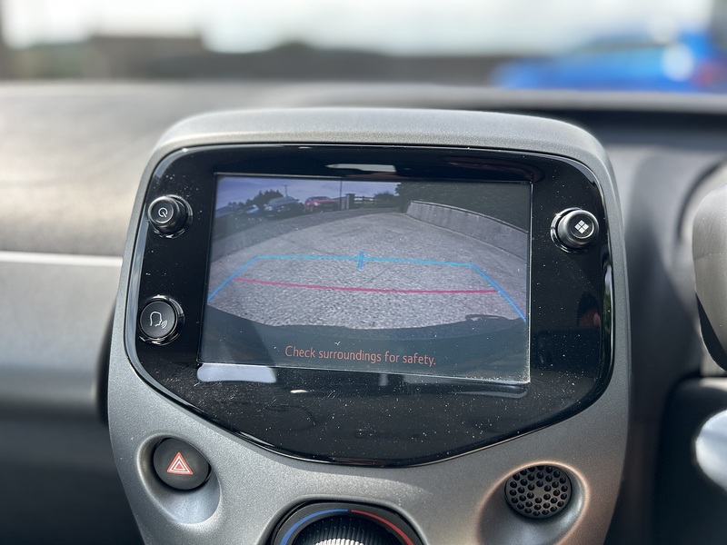 Toyota AYGO VVT-i x-play - U9955