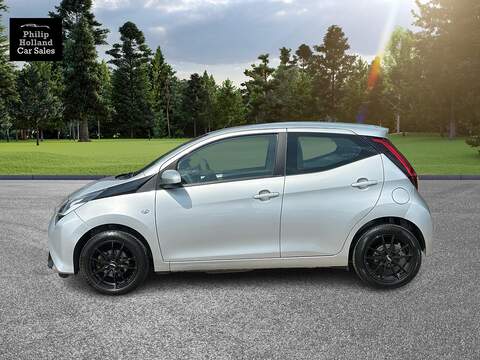 Toyota AYGO VVT-i x-play - U9955