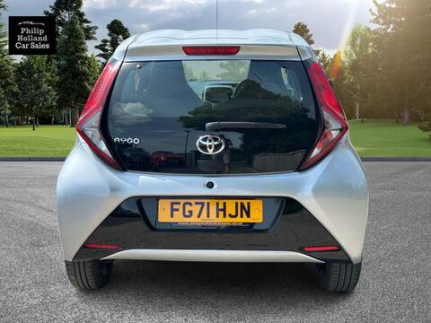 Toyota AYGO VVT-i x-play - U9955