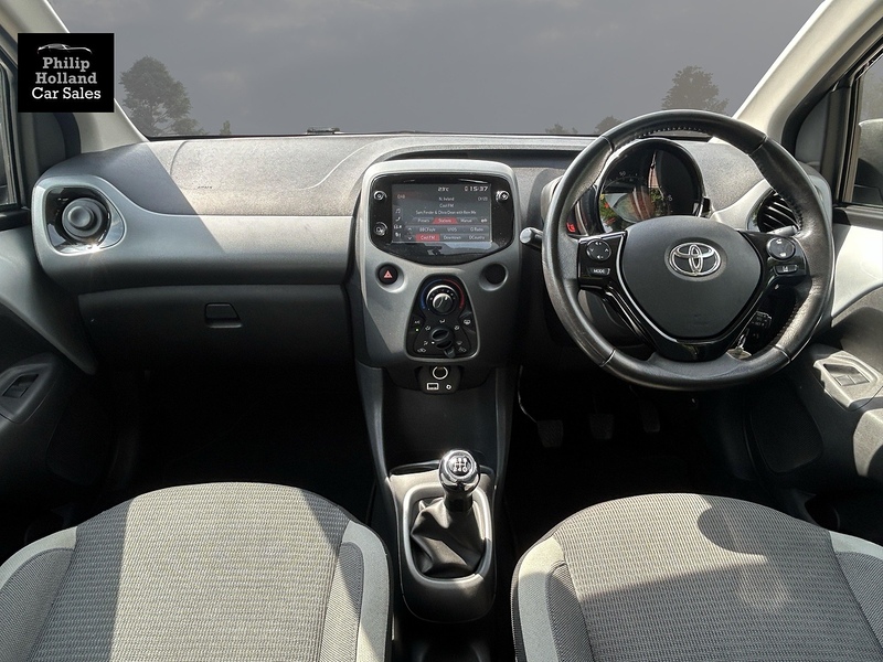 Toyota AYGO VVT-i x-play - U9955