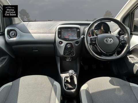 Toyota AYGO VVT-i x-play - U9955