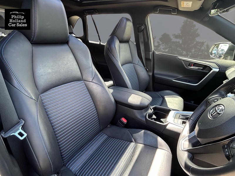 Toyota RAV4 VVT-h Dynamic - U9961