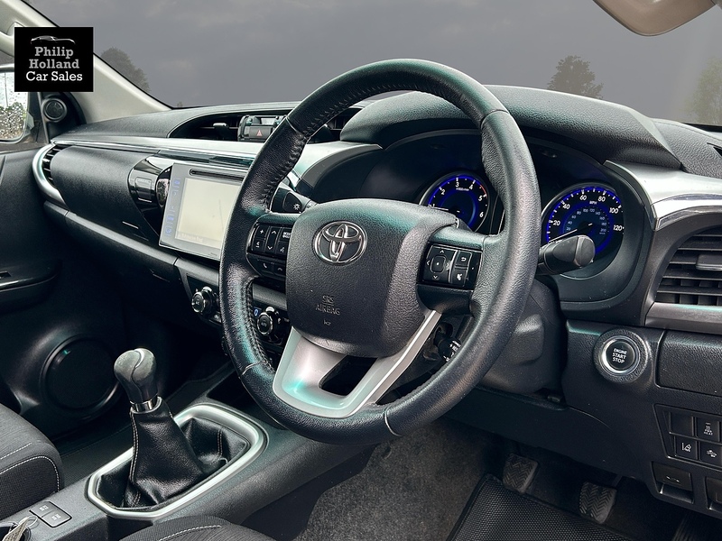 Toyota Hilux D-4D Invincible - U9962