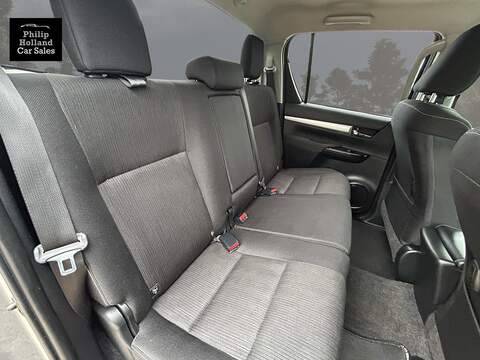 Toyota Hilux D-4D Invincible - U9962