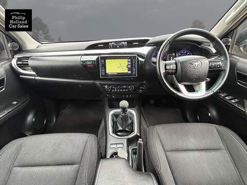 Toyota Hilux D-4D Invincible - U9962