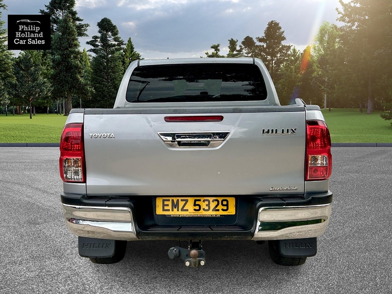 Toyota Hilux D-4D Invincible - U9962