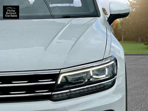 VOLKSWAGEN TIGUAN 2.0 TDI R LINE SUV 5DR DIESEL DSG 4MOTION EURO 6 S...