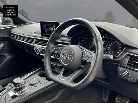 Audi A4 TDI Black Edition - U9985