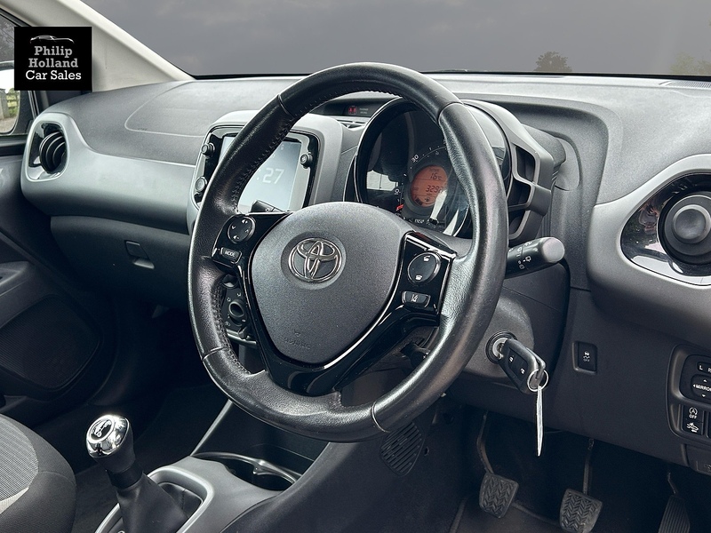 Toyota AYGO VVT-i x-play - U9987