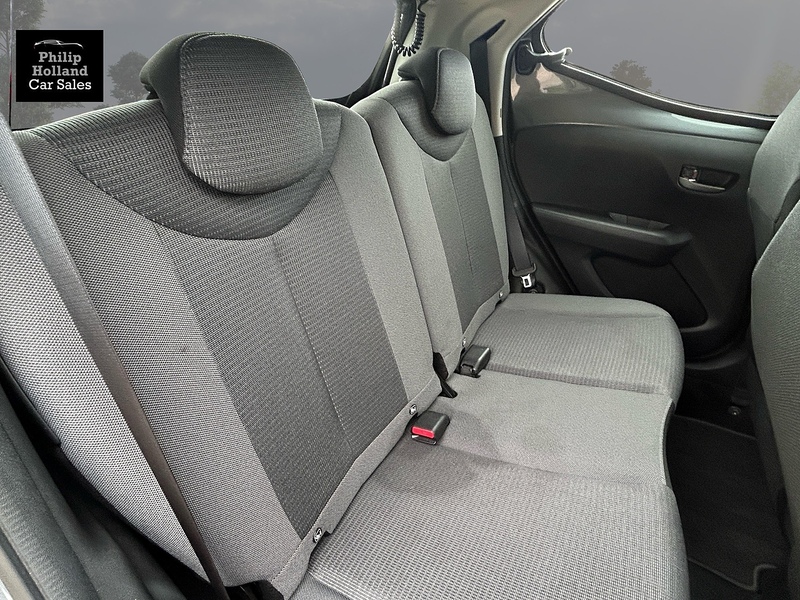 Toyota AYGO VVT-i x-play - U9987