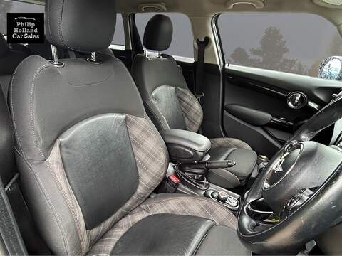 MINI Hatch Cooper Seven - U9988