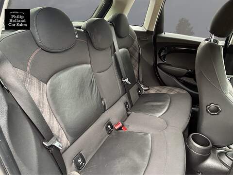 MINI Hatch Cooper Seven - U9988