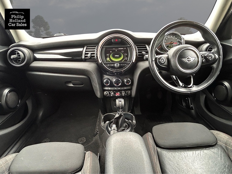 MINI Hatch Cooper Seven - U9988