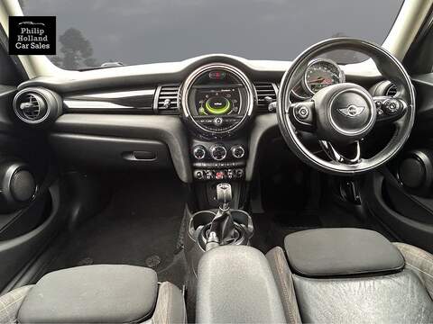 MINI Hatch Cooper Seven - U9988