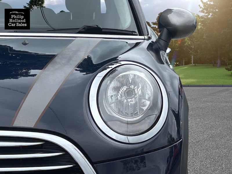 MINI Hatch Cooper Seven - U9988