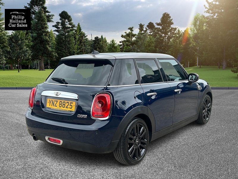 MINI Hatch Cooper Seven - U9988