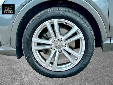 Audi Q3 S line - U9995