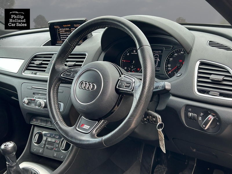 Audi Q3 S line - U9995