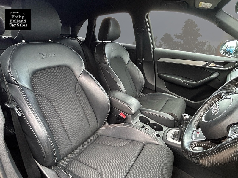 Audi Q3 S line - U9995