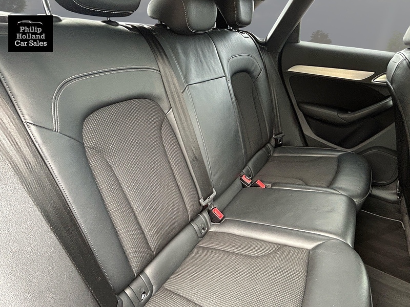Audi Q3 S line - U9995