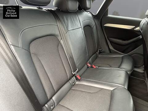 Audi Q3 S line - U9995