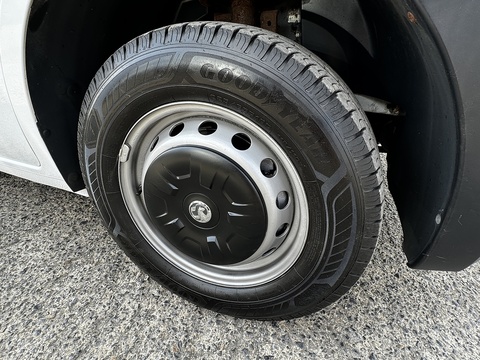 2.3 CDTi F3500 L3 7-Seat Crew Cab Dropside 2.3 4dr Dropside Manual Diesel