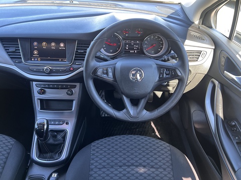 1.5 Turbo D SE Sports Tourer Euro 6 (s/s) 1.5 5dr Estate Manual Diesel