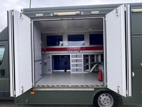 2.0 BlueHDi 35 Heavy L4 Box Body 2.0 2dr Chassis Cab Manual Diesel