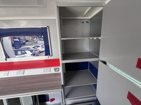 2.0 BlueHDi 35 Heavy L4 Box Body 2.0 2dr Chassis Cab Manual Diesel