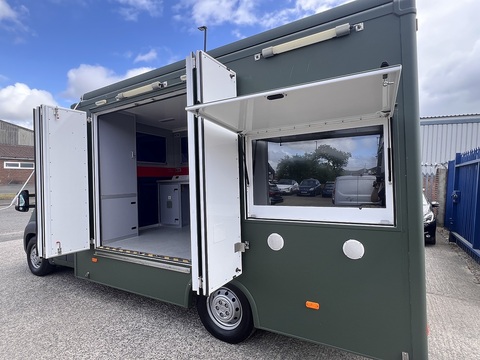 2.0 BlueHDi 35 Heavy L4 Box Body 2.0 2dr Chassis Cab Manual Diesel