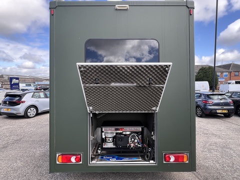 2.0 BlueHDi 35 Heavy L4 Box Body 2.0 2dr Chassis Cab Manual Diesel