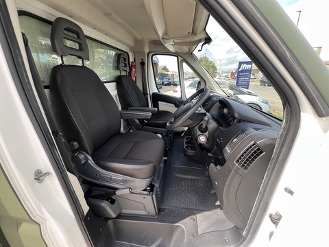 2.0 BlueHDi 35 Heavy L4 Box Body 2.0 2dr Chassis Cab Manual Diesel