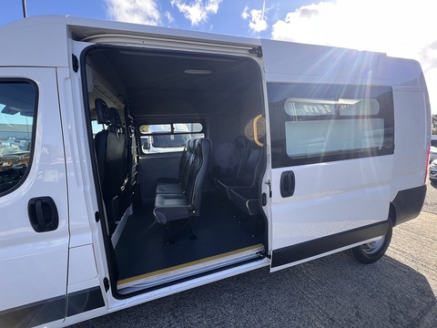 2.0 BlueHDI 35 Enterprise Heavy L3H2 [9-Seat] 2.0 Panel Van Manual Diesel