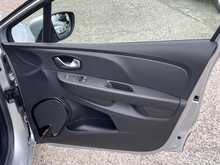 Renault Clio 1.5 dCi [90] Play 5-Door Hatchback Euro 6 Diesel Manual