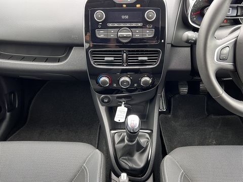 1.5 dCi [90] Play 1.5 5dr Hatchback Manual Diesel