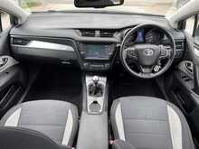 Toyota Avensis 2.0 D-4D [143] Business Edition Euro 6 Diesel Manual Estate Car