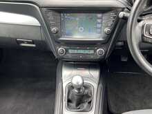 Toyota Avensis 2.0 D-4D [143] Business Edition Euro 6 Diesel Manual Estate Car