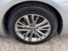 Toyota Avensis 2.0 D-4D [143] Business Edition Euro 6 Diesel Manual Estate Car