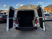 Volkswagen Transporter T30 2.0 TDi Startline Kombi 5-Seat Combi/Window Van Euro 5 Diesel Manual