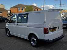 Volkswagen Transporter T30 2.0 TDi Startline Kombi 5-Seat Combi/Window Van Euro 5 Diesel Manual