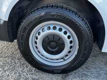 Volkswagen Transporter T30 2.0 TDi Startline Kombi 5-Seat Combi/Window Van Euro 5 Diesel Manual